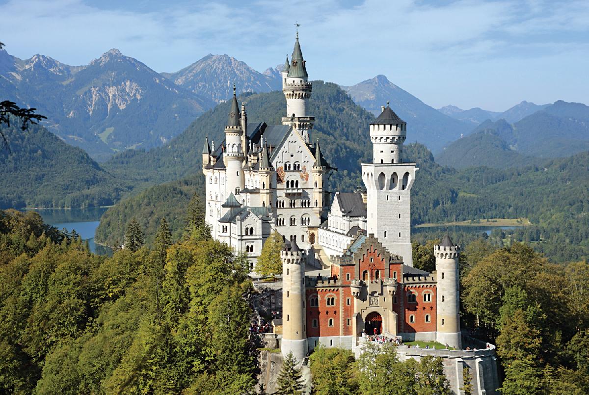 THE CASTLE OF NEUSCHWANSTEIN IN GERMANY 1000 PC PUZZLE - 1000 PC PUZZLE