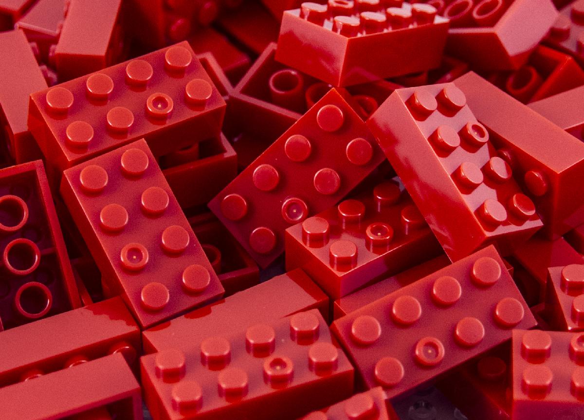 2x4 Stud Red Compatible Premium Blocks, 100 pc