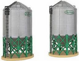 SUKUP GRAIN TOWERS (2) LARGE HO SCALE