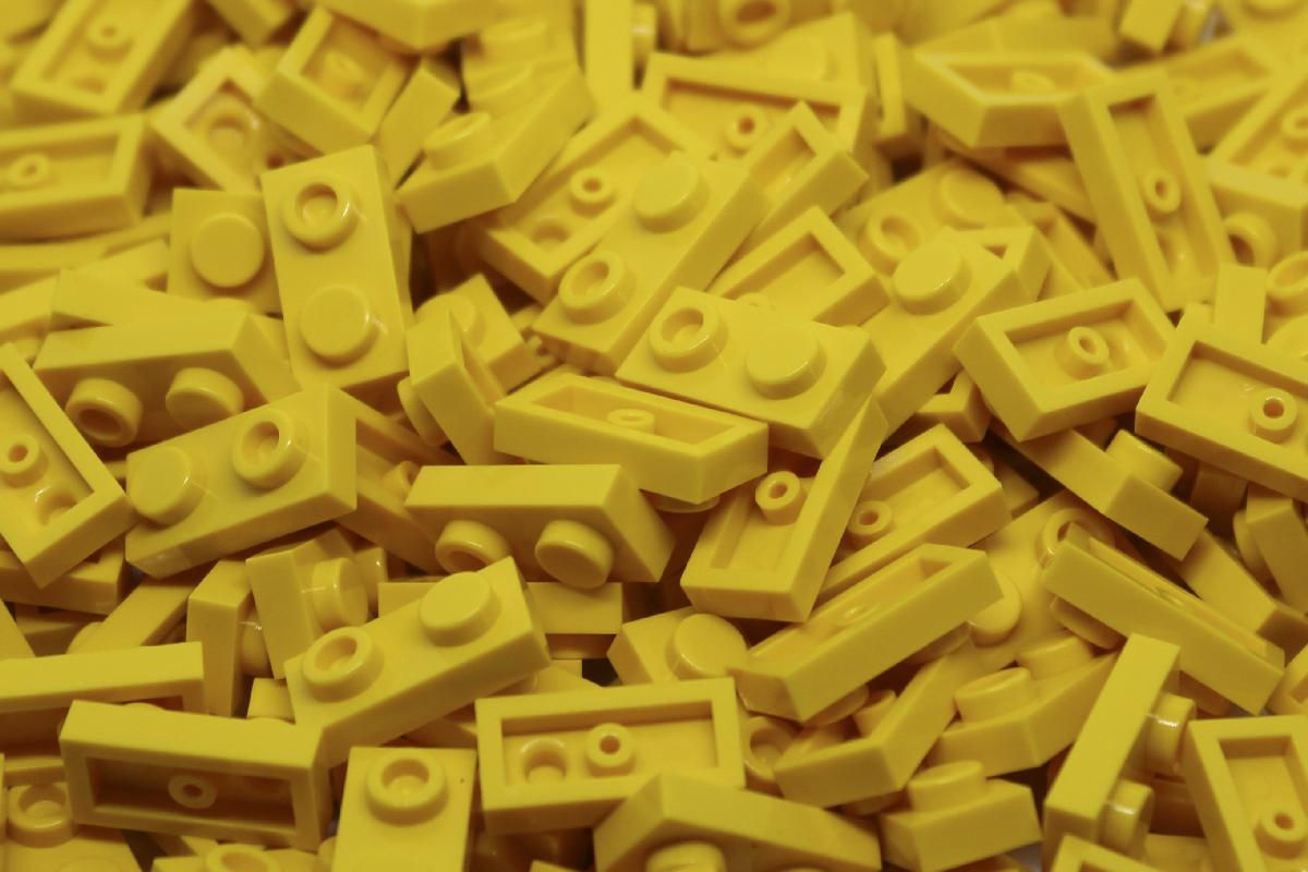 1X2X1/3 YELLOW BRICKS 200 PACK - COMPATIBLE WITH MAJOR BRANDS