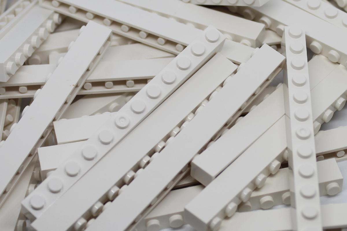 1X12 STUD WHITE BRICKS 80 PACK - COMPATIBLE WITH MAJOR BRANDS