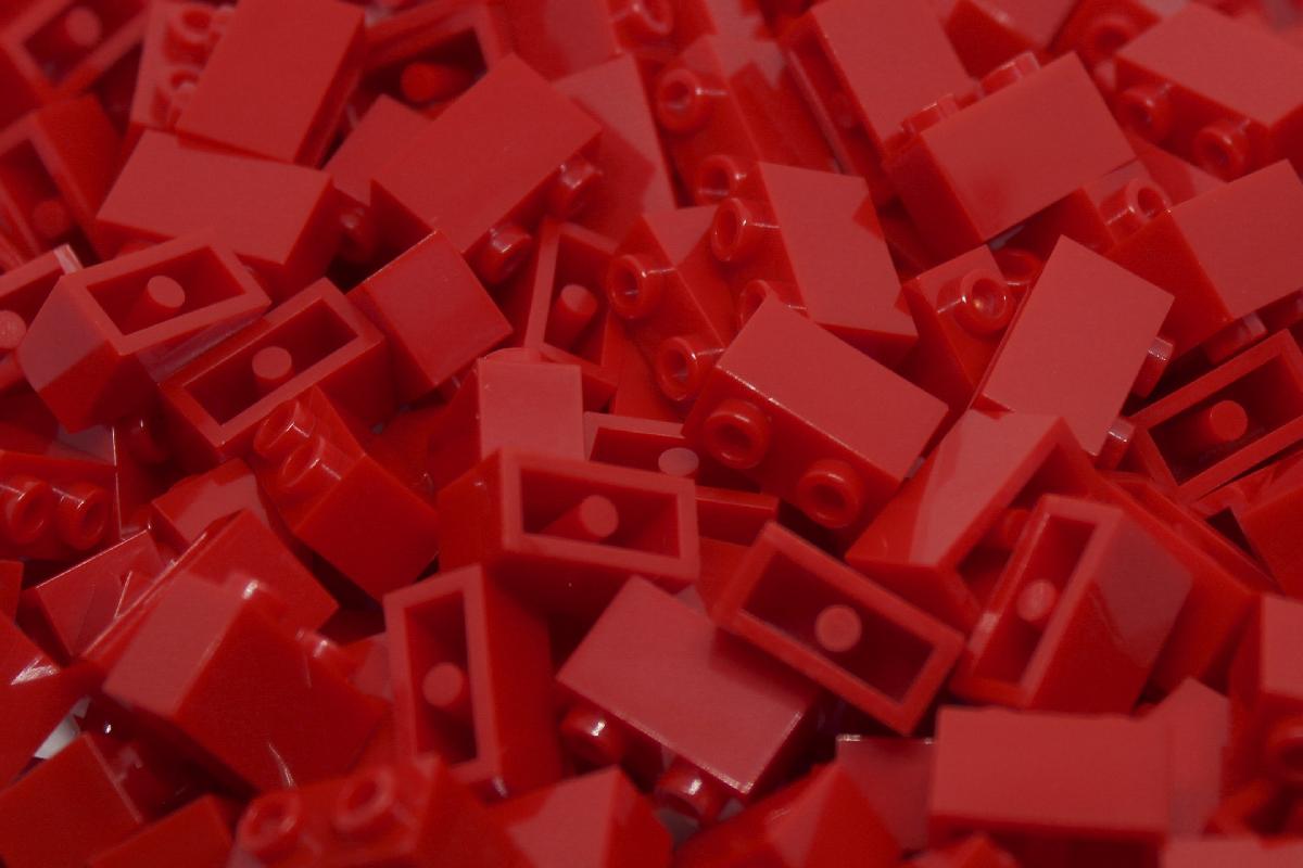 1X2 STUD RED BRICK 200 PACK - COMPATIBLE WITH MAJOR BRANDS