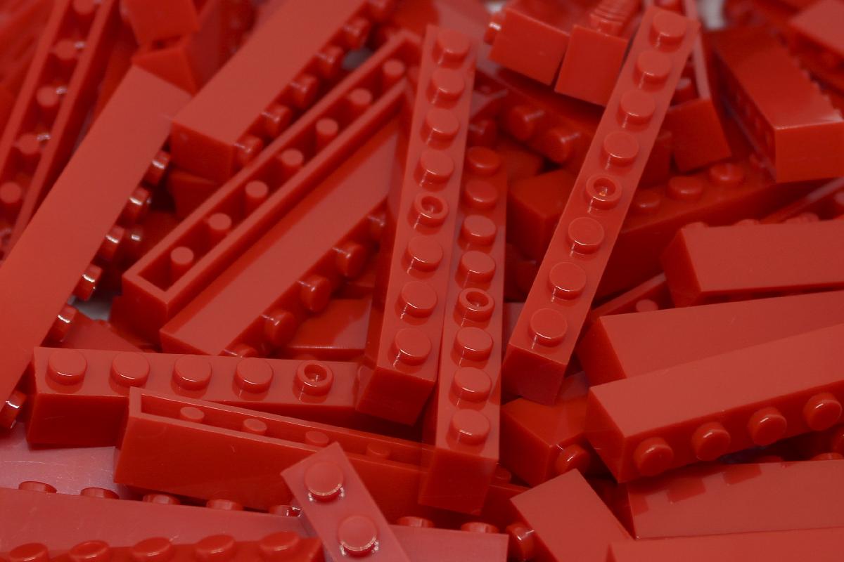  1X8 STUD RED BRICK 80 PACK - COMPATIBLE WITH MAJOR BRANDS