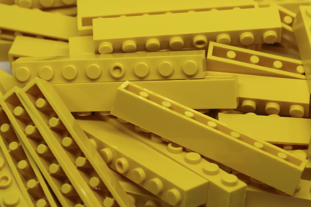  1X8 STUD YELLOW BRICK 80 PACK - COMPATIBLE WITH MAJOR BRANDS
