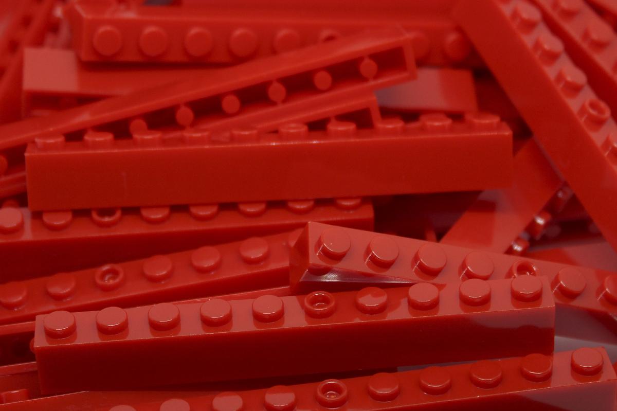  1X10 STUD RED BRICK 50 PACK - COMPATIBLE WITH MAJOR BRANDS