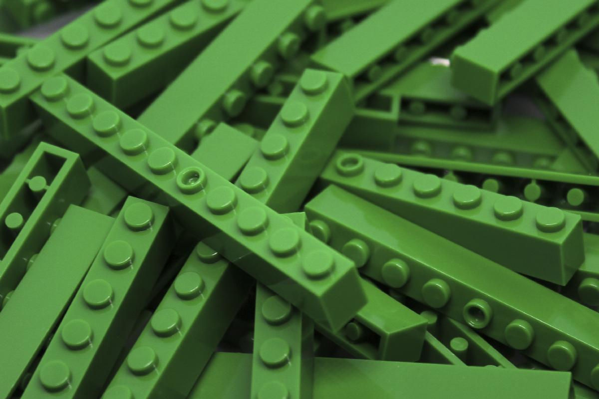  1X10 STUD GREEN BRICK 50 PACK - COMPATIBLE WITH MAJOR BRANDS