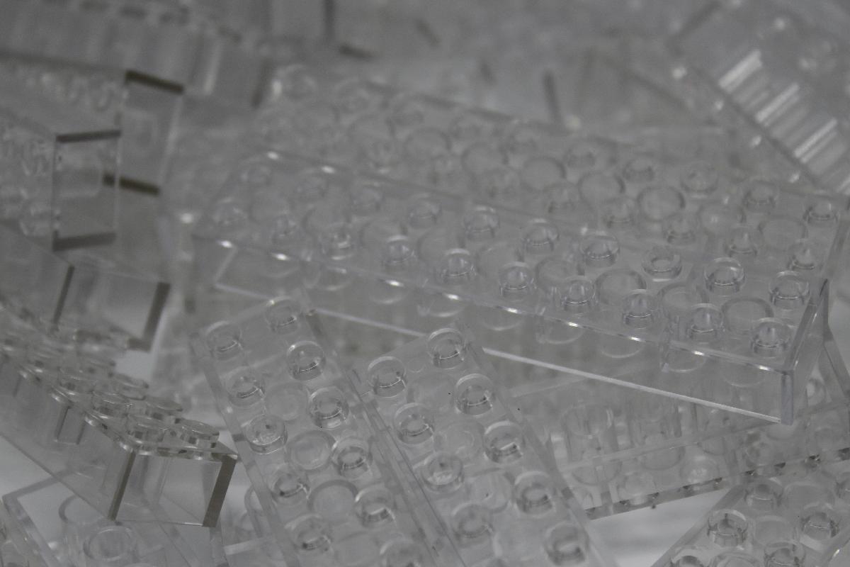 2X10 STUD CLEAR BRICK 50 PACK - COMPATIBLE WITH MAJOR BRANDS