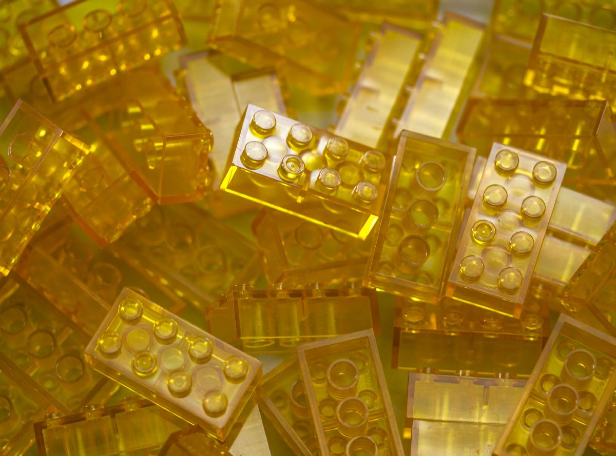 2x4 Stud Translucent Amber Compatible Premium Blocks, 100 pc