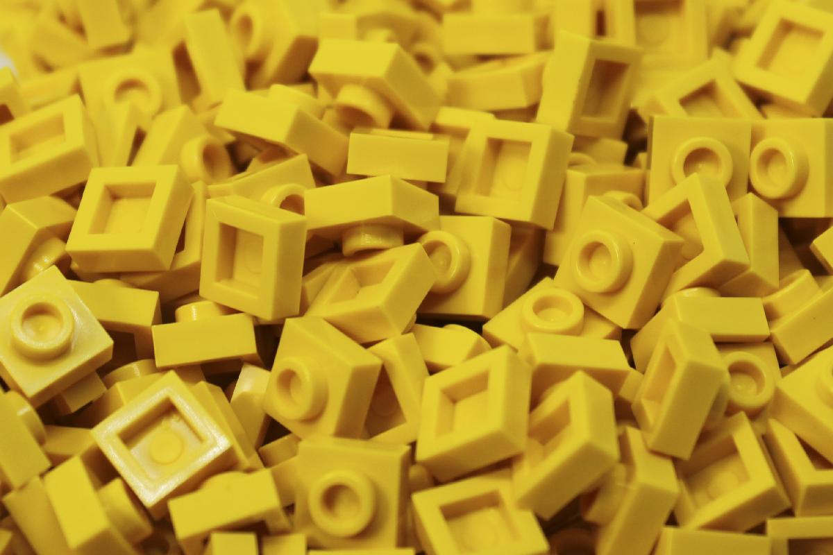 1X1X1/3 YELLOW BRICKS 300 PACK - COMPATIBLE WITH MAJOR BRANDS